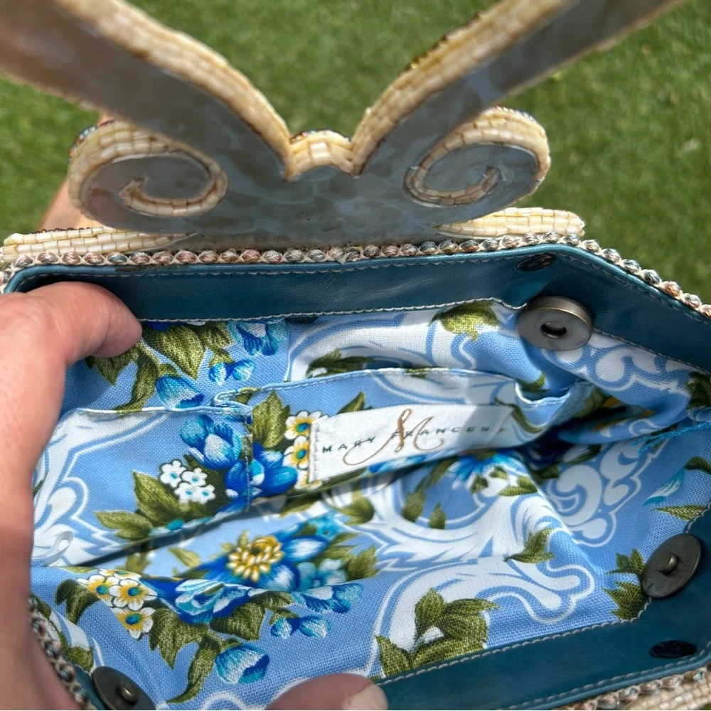 🩵 Mary Frances embellished evening bag. Luxe with beading, shells & silk fringe - Picture 3 of 10